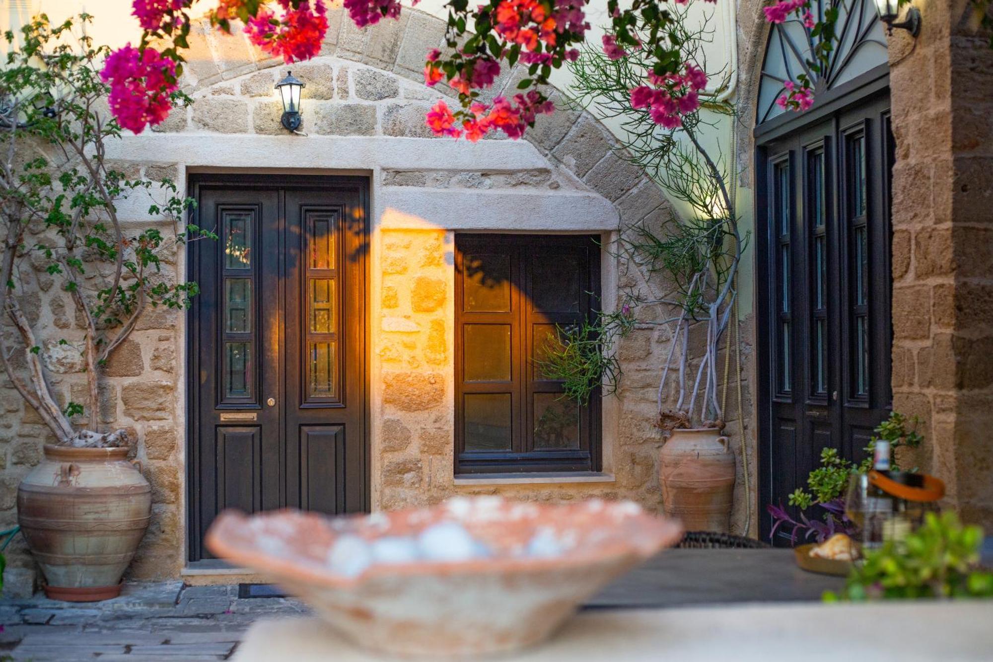 The Old Town House Apartment Rhodes City Bagian luar foto