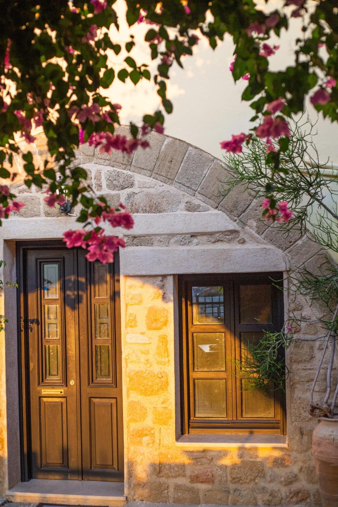 The Old Town House Apartment Rhodes City Bagian luar foto