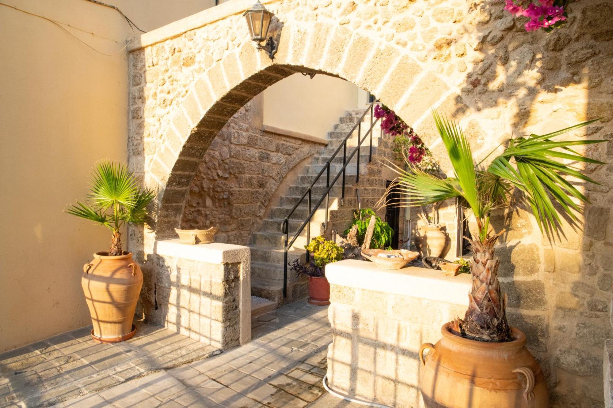 The Old Town House Apartment Rhodes City Bagian luar foto