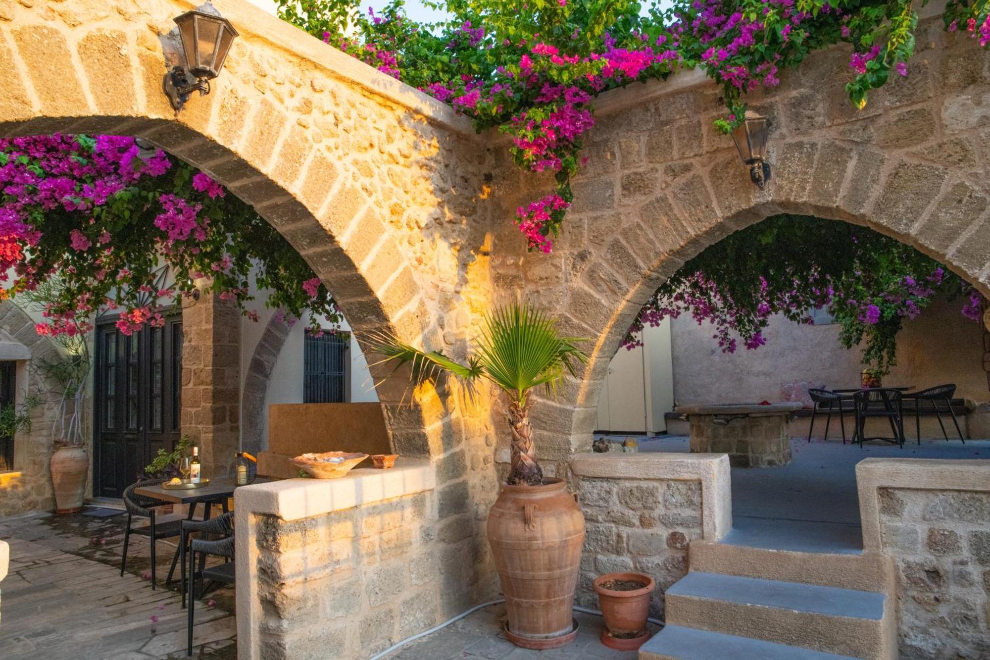 The Old Town House Apartment Rhodes City Bagian luar foto