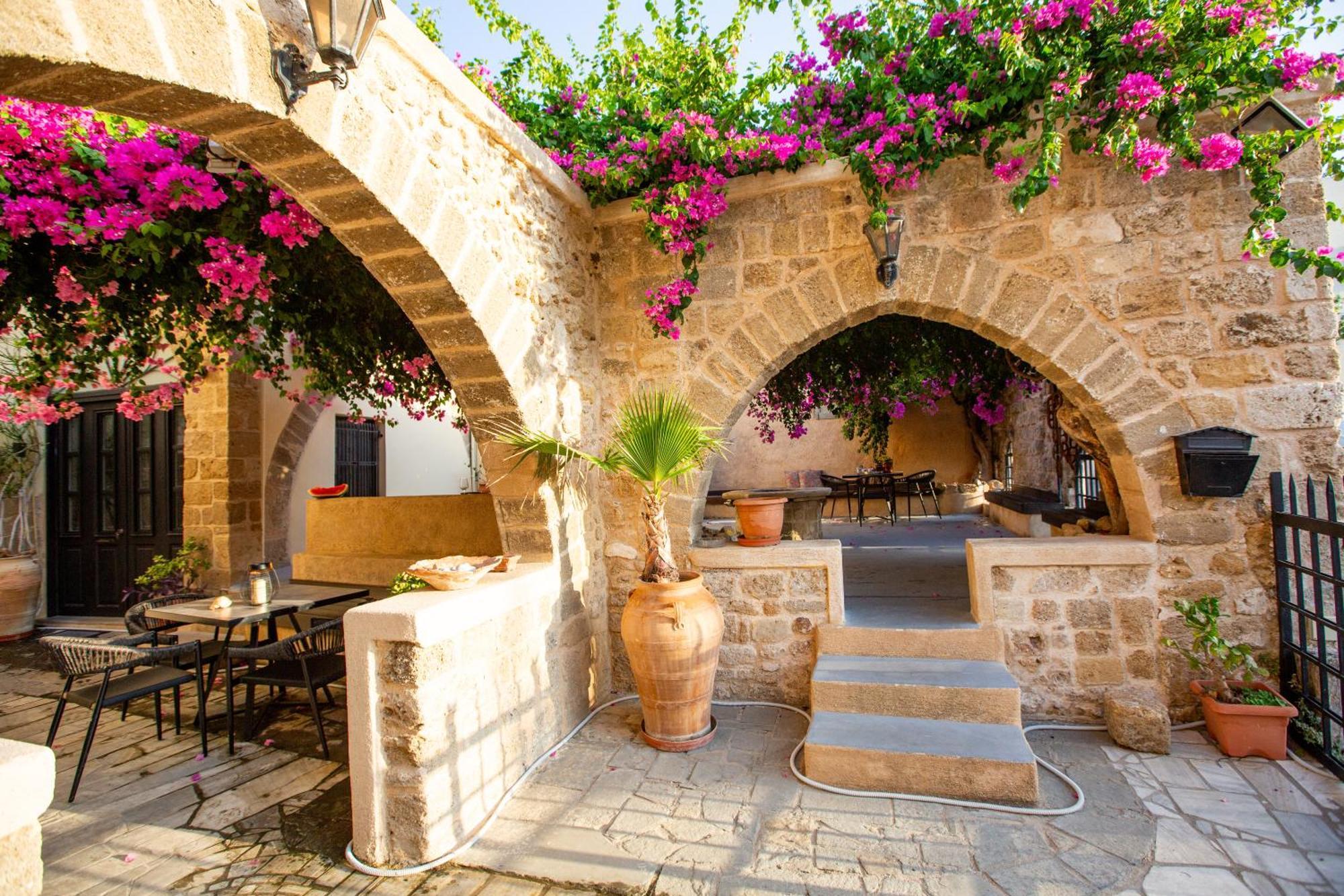 The Old Town House Apartment Rhodes City Bagian luar foto