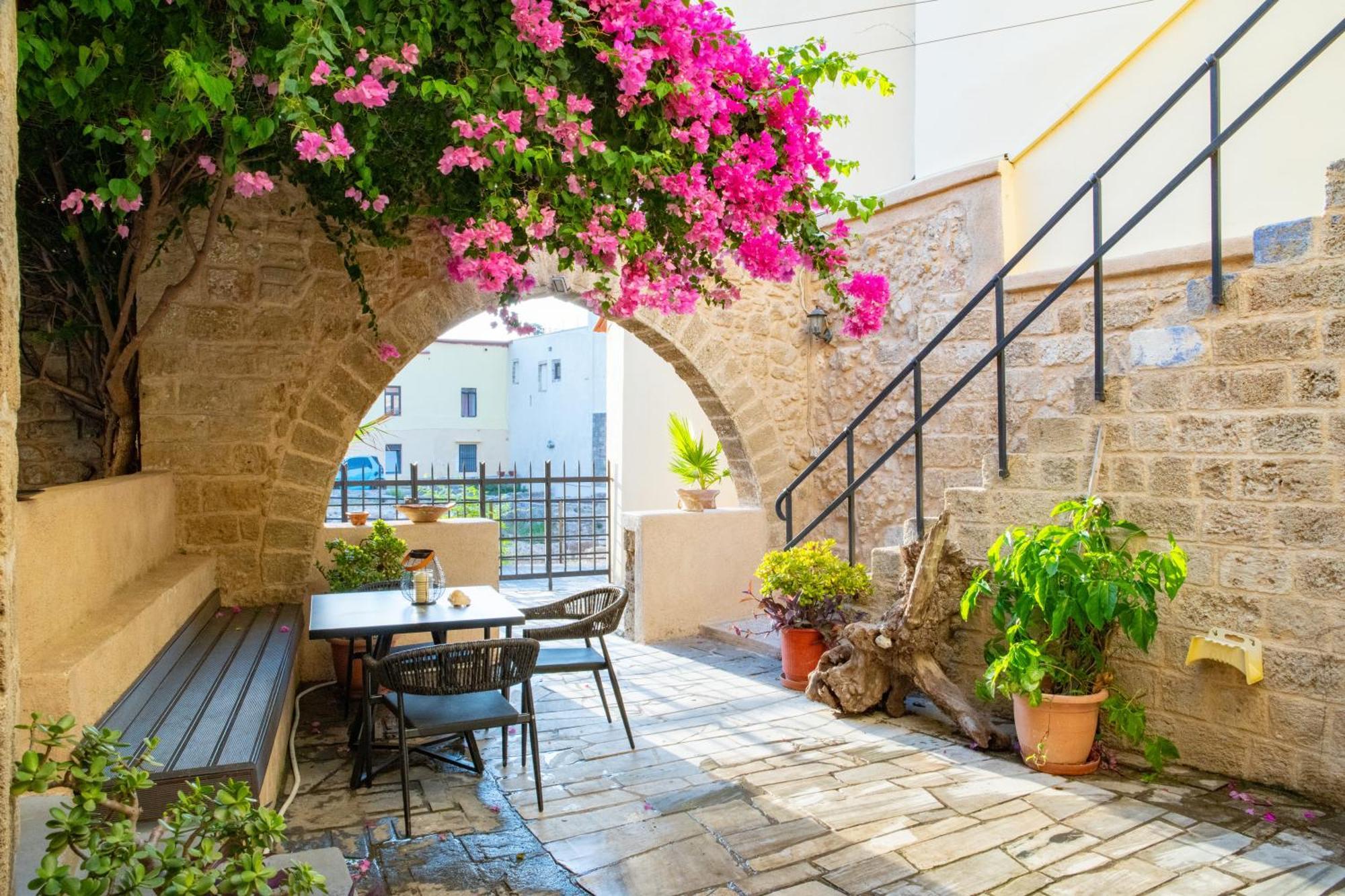The Old Town House Apartment Rhodes City Bagian luar foto